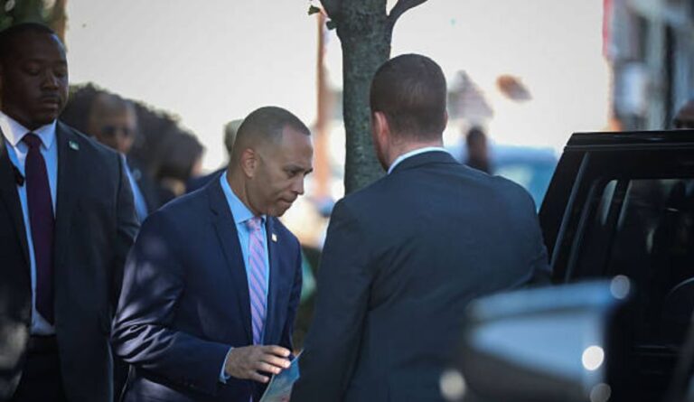 Hakeem Jeffries Net Worth